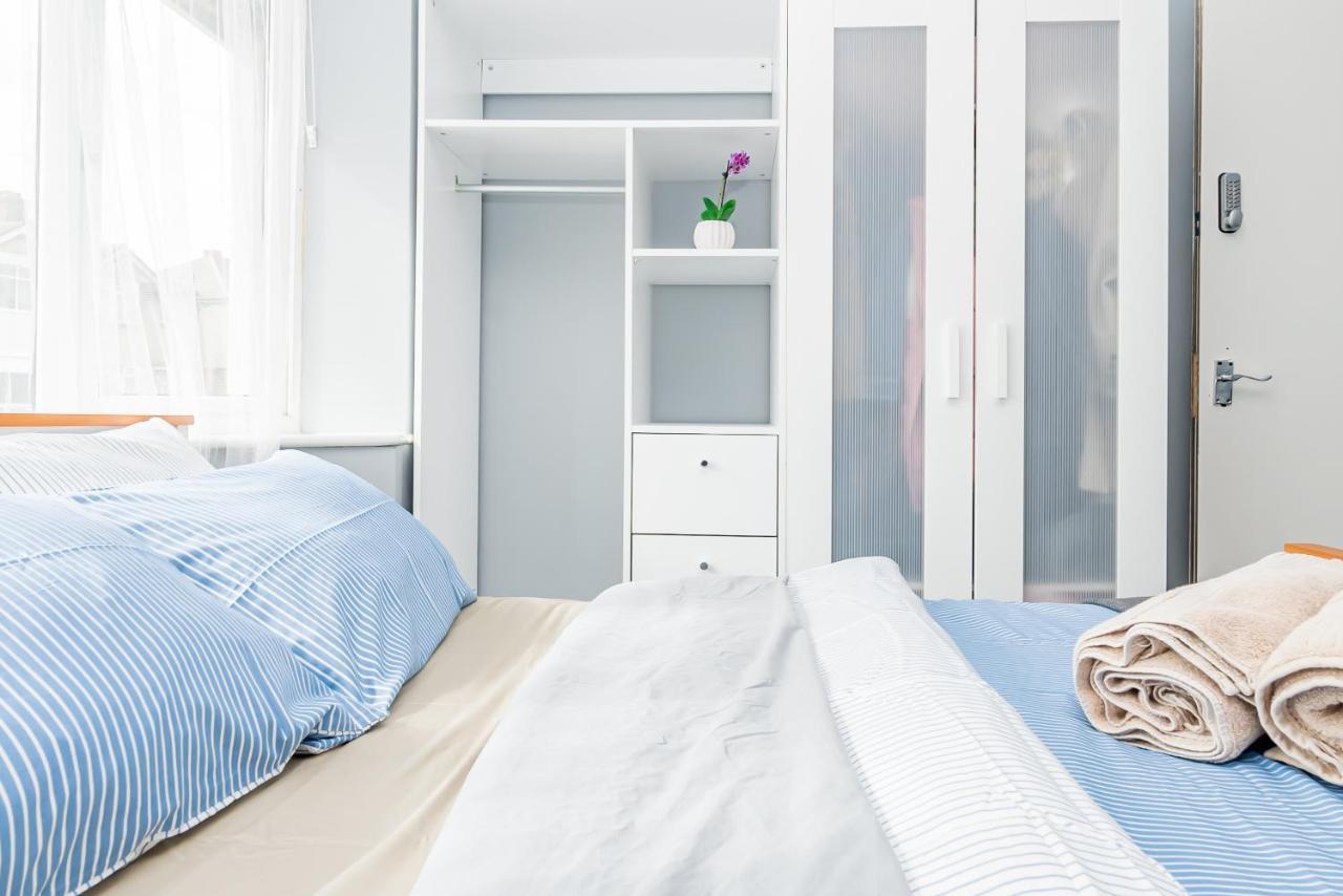Shirley House 2, Self Catering Guest House, Self Check In, Smart Locks, 10 Min Walk To Southampton General, Aspire And Princess Anne Hospitals, Access To Fully Equipped Kitchen, Excellent Transport Links, Ideal For Longer Stays And Hospital Shifts מראה חיצוני תמונה