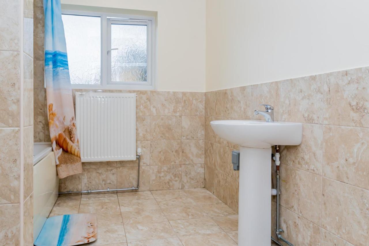 Shirley House 2, Self Catering Guest House, Self Check In, Smart Locks, 10 Min Walk To Southampton General, Aspire And Princess Anne Hospitals, Access To Fully Equipped Kitchen, Excellent Transport Links, Ideal For Longer Stays And Hospital Shifts מראה חיצוני תמונה
