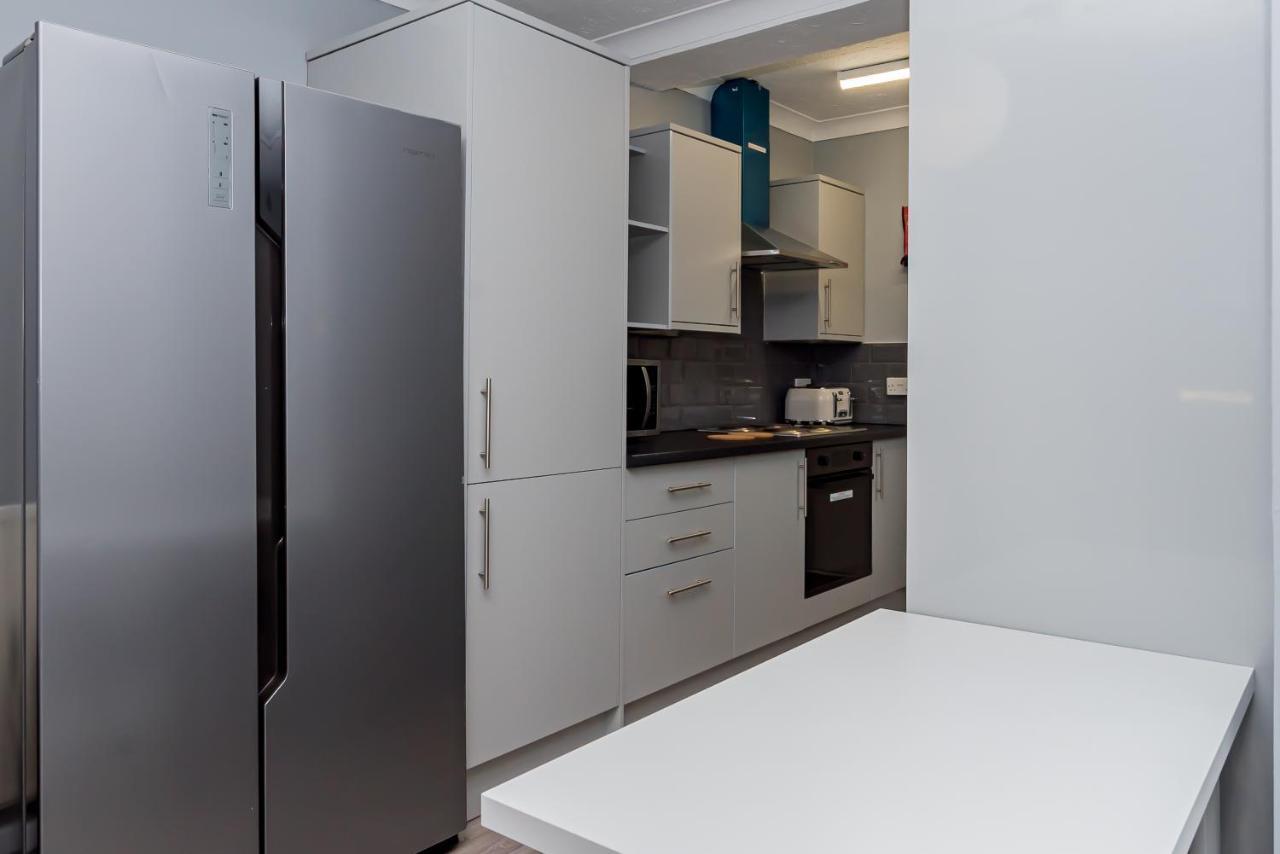 Shirley House 2, Self Catering Guest House, Self Check In, Smart Locks, 10 Min Walk To Southampton General, Aspire And Princess Anne Hospitals, Access To Fully Equipped Kitchen, Excellent Transport Links, Ideal For Longer Stays And Hospital Shifts מראה חיצוני תמונה