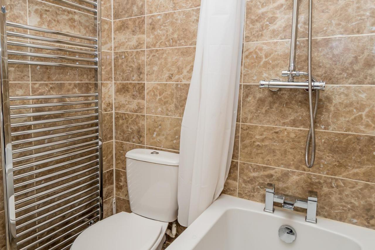 Shirley House 2, Self Catering Guest House, Self Check In, Smart Locks, 10 Min Walk To Southampton General, Aspire And Princess Anne Hospitals, Access To Fully Equipped Kitchen, Excellent Transport Links, Ideal For Longer Stays And Hospital Shifts מראה חיצוני תמונה