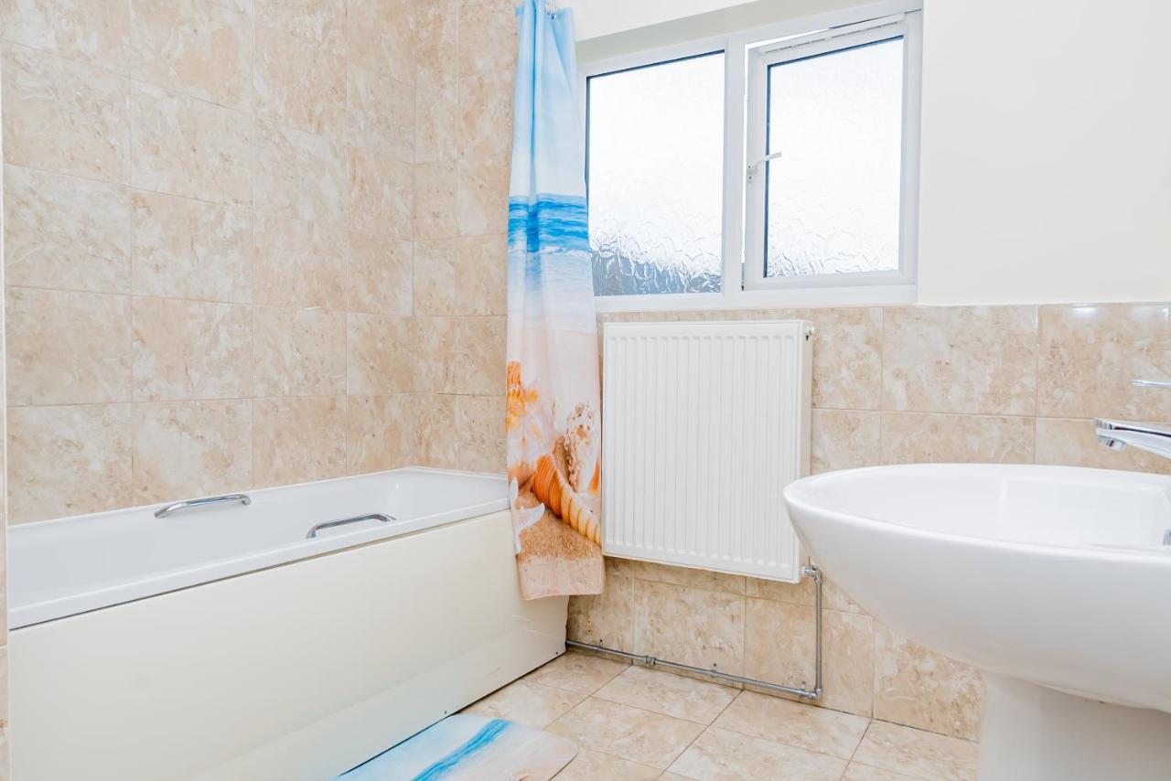 Shirley House 2, Self Catering Guest House, Self Check In, Smart Locks, 10 Min Walk To Southampton General, Aspire And Princess Anne Hospitals, Access To Fully Equipped Kitchen, Excellent Transport Links, Ideal For Longer Stays And Hospital Shifts מראה חיצוני תמונה