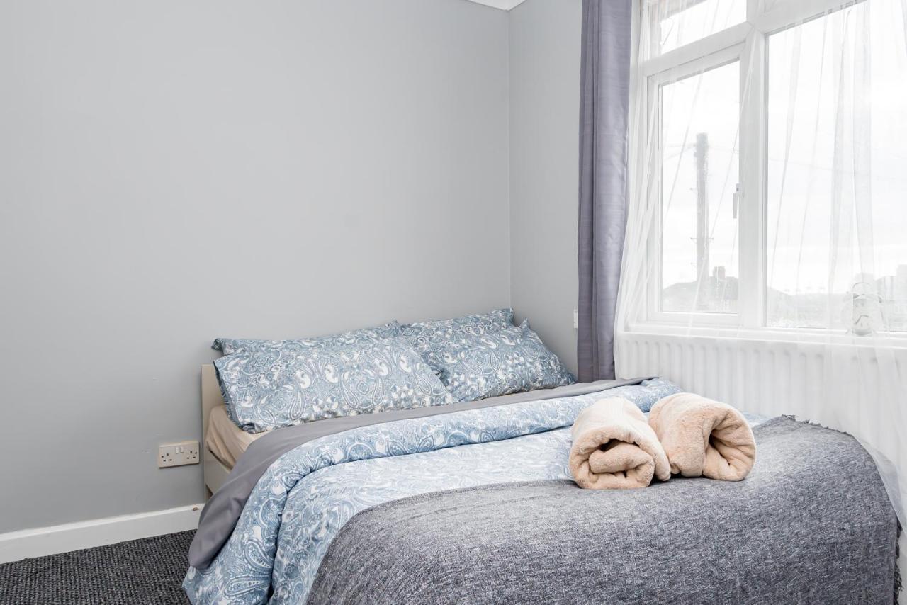Shirley House 2, Self Catering Guest House, Self Check In, Smart Locks, 10 Min Walk To Southampton General, Aspire And Princess Anne Hospitals, Access To Fully Equipped Kitchen, Excellent Transport Links, Ideal For Longer Stays And Hospital Shifts מראה חיצוני תמונה