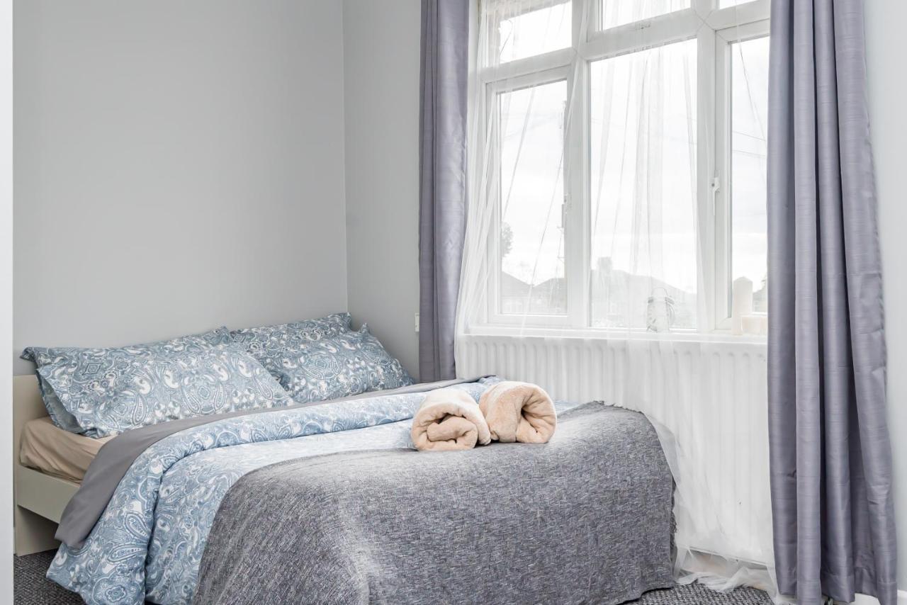 Shirley House 2, Self Catering Guest House, Self Check In, Smart Locks, 10 Min Walk To Southampton General, Aspire And Princess Anne Hospitals, Access To Fully Equipped Kitchen, Excellent Transport Links, Ideal For Longer Stays And Hospital Shifts מראה חיצוני תמונה